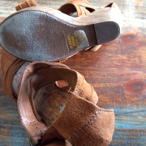 Tan Wedges - Picture 4 of 4